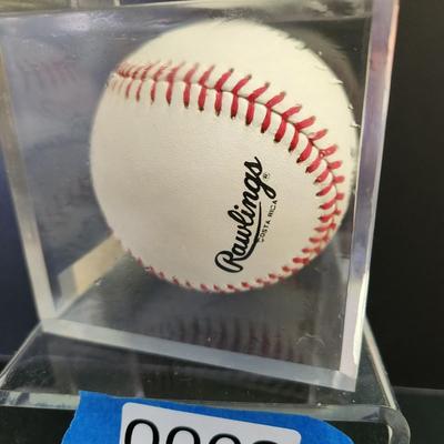 Ernie Banks OMLB Signed Autographed Baseball In Collectors Case