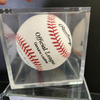 Tom Seaver Signed Baseball in Collectors Case