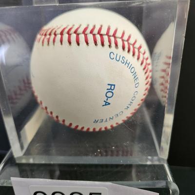 Rollie Fingers Signed Baseball in Collectors Case