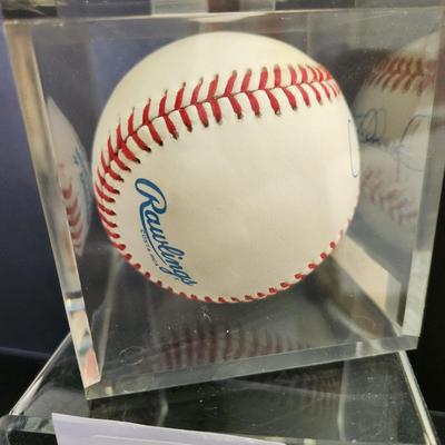 Rollie Fingers Signed Baseball in Collectors Case