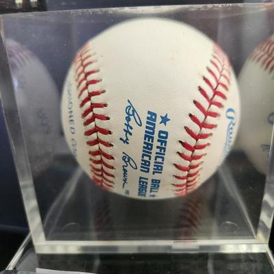 Rollie Fingers Signed Baseball in Collectors Case