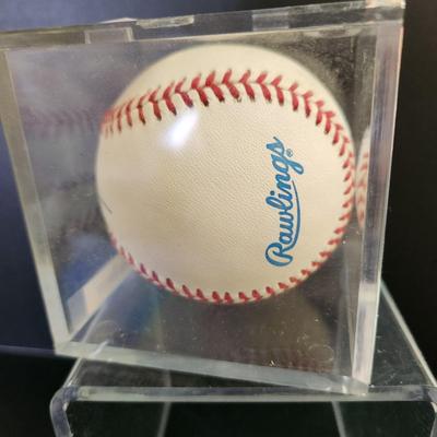 Reggie Jackson Signed Baseball in Collectors Case