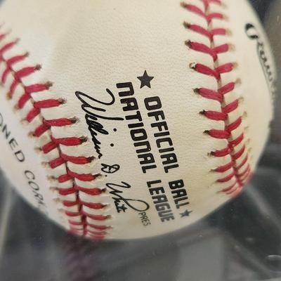 Johnny Bench Signed Autographed Baseball in Collectors Case