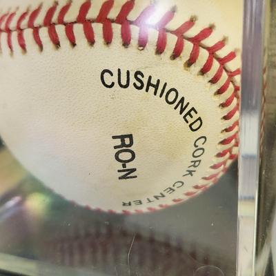 Johnny Bench Signed Autographed Baseball in Collectors Case