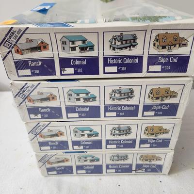 4 Patal HO Scale Houses Sealed 301,302,304