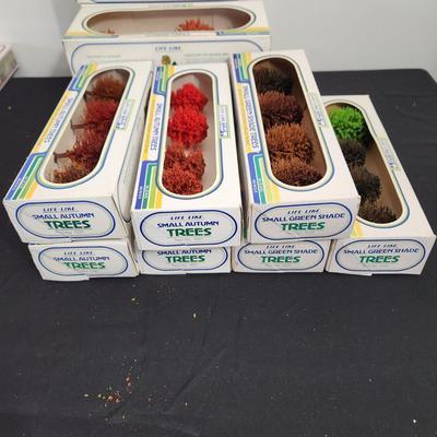 12 Life Like Trees Small & Large Trees HO Scale