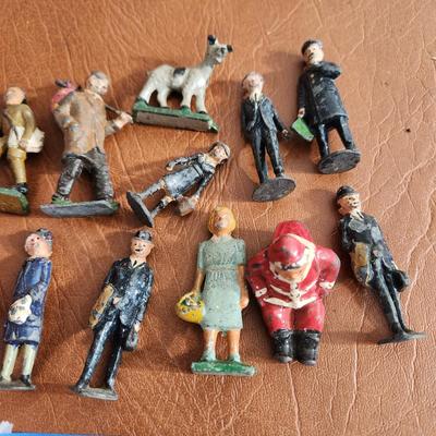 Large lot of 25 Vintage Figurines People Dog Fire hydrants Santa Clause