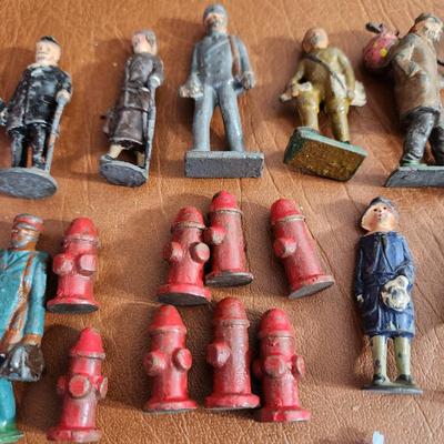 Large lot of 25 Vintage Figurines People Dog Fire hydrants Santa Clause