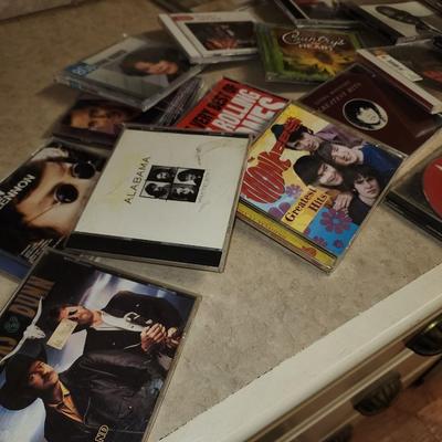 Lot of 20 CDs.