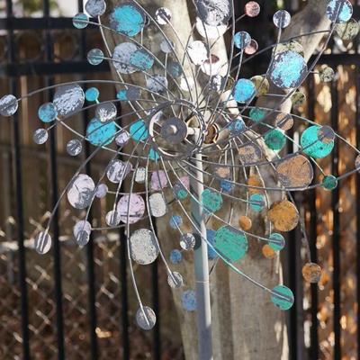 GARDEN ART OF SPINNING SCULPTURE