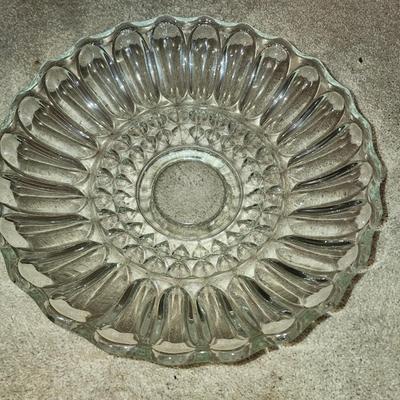 Glass decorative bowl.