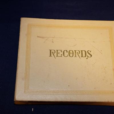 196's RECORD BOOKLET OF TEN CHILDRENS 45 RECORDS