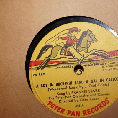 196's RECORD BOOKLET OF TEN CHILDRENS 45 RECORDS