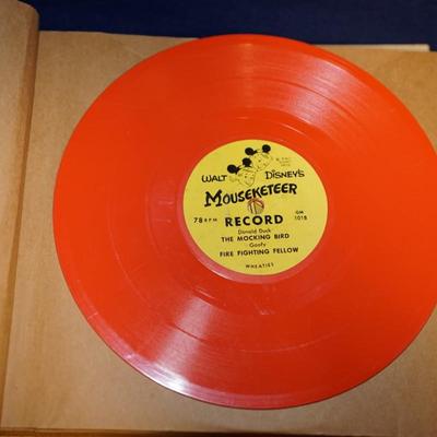 196's RECORD BOOKLET OF TEN CHILDRENS 45 RECORDS
