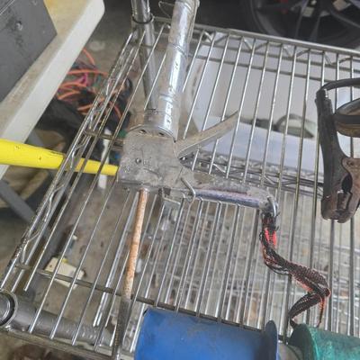 Caulk gun
