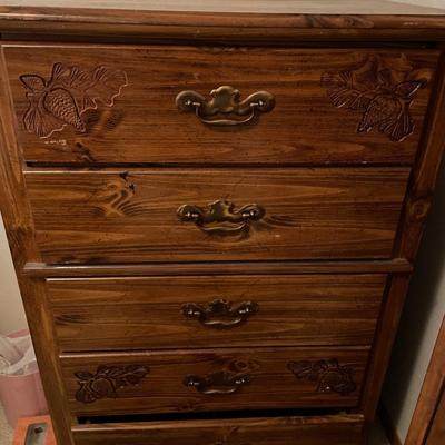 Acorn theme dresser