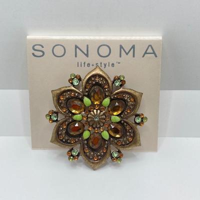 LOT 232: Vintage Brooch / Pin Collection