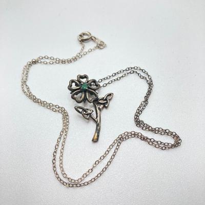 LOT 234: The Franklin Mint Signed Sterling Silver Flower Pendant Necklace in Original Box