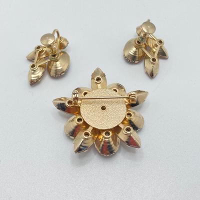 LOT 236: Vintage Brooch / Earrings (Screwback & Clip-on) Sets - Lisner and More