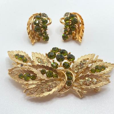LOT 236: Vintage Brooch / Earrings (Screwback & Clip-on) Sets - Lisner and More