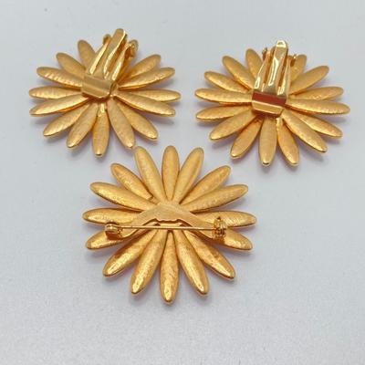 LOT 236: Vintage Brooch / Earrings (Screwback & Clip-on) Sets - Lisner and More