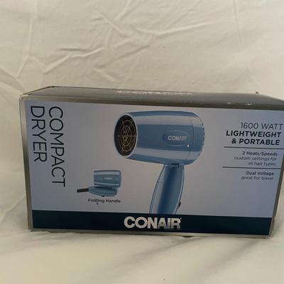 LOT 244: New in Package! Kitchen Towels, Full & Twin Sheets, Throw Blankets & More