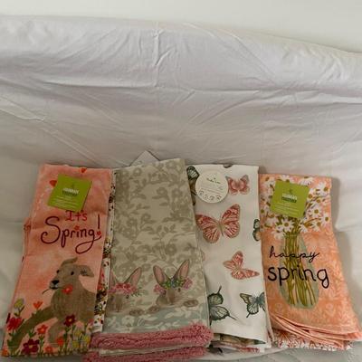 LOT 244: New in Package! Kitchen Towels, Full & Twin Sheets, Throw Blankets & More