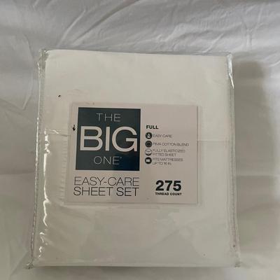 LOT 244: New in Package! Kitchen Towels, Full & Twin Sheets, Throw Blankets & More