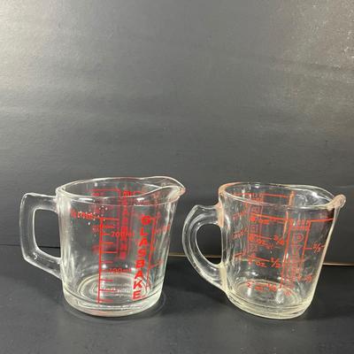 LOT::245: Kitchen Aid kHM5AP Ultra Power Mixer 5 Speed White (untested), Nonin's Biscotti Jar, Glass Bake & Pyrex Measuring Cups