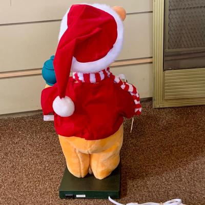 LOT247: Disney's Winnie The Pooh Telco Motion-ette Animated Holiday Figure