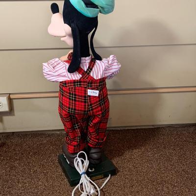LOT 248: Disney's Goofee Telco's Animated Holiday Figure