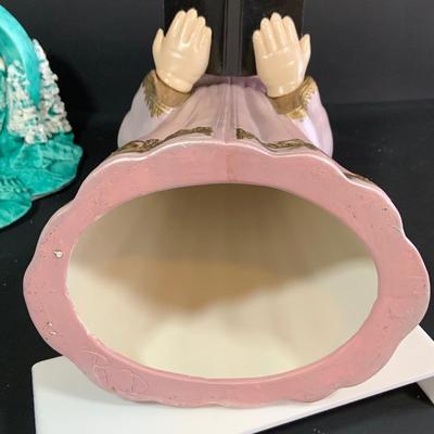 LOT 253: Vintage Holiday/ Winter Ceramic Molds - Light-up Penguin, Three Piece Winter House/Village, Alter Boy , Snowmen and More