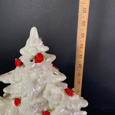 LOT: White Ceramic Christmas Tree Roses and Beaded Garland