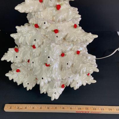 LOT: White Ceramic Christmas Tree Roses and Beaded Garland