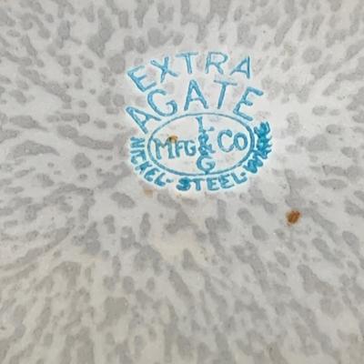 LOT 259: Exra Large Enamel Pot/Kettle with Lid, L&G Extra Agate Enamel with Metal Lid and a Wearever Aluminum Pot with Lid