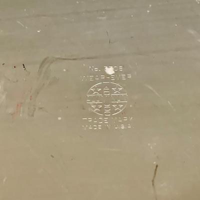 LOT 259: Exra Large Enamel Pot/Kettle with Lid, L&G Extra Agate Enamel with Metal Lid and a Wearever Aluminum Pot with Lid