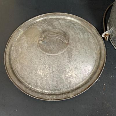 LOT 259: Exra Large Enamel Pot/Kettle with Lid, L&G Extra Agate Enamel with Metal Lid and a Wearever Aluminum Pot with Lid