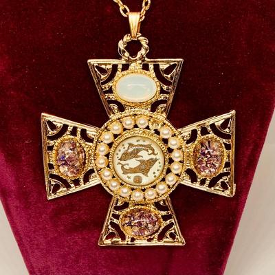 LOT 263: Pisces Collection -Bronze Medallion w/Card by Metal Sculptor Gilroy Robert, Franklin Mints Bronze Zodiac Coin Pendant Necklace,...