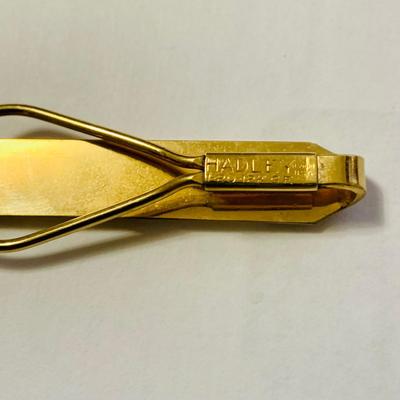 LOT:269: Mens Cuff Links, Tie Bar and Pin and More Including Hadley 1/20 12 Gf and 1942 Goldfill Class Pin, Philadelphia Police Buttons,...