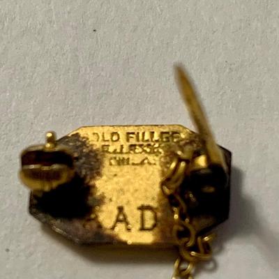 LOT:269: Mens Cuff Links, Tie Bar and Pin and More Including Hadley 1/20 12 Gf and 1942 Goldfill Class Pin, Philadelphia Police Buttons,...