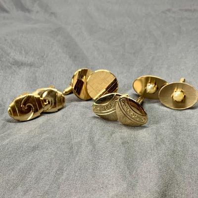 LOT:269: Mens Cuff Links, Tie Bar and Pin and More Including Hadley 1/20 12 Gf and 1942 Goldfill Class Pin, Philadelphia Police Buttons,...