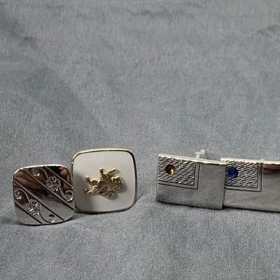 LOT:269: Mens Cuff Links, Tie Bar and Pin and More Including Hadley 1/20 12 Gf and 1942 Goldfill Class Pin, Philadelphia Police Buttons,...