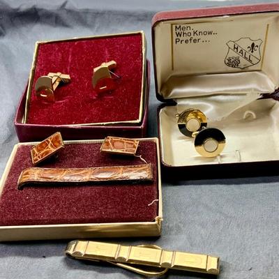 LOT:269: Mens Cuff Links, Tie Bar and Pin and More Including Hadley 1/20 12 Gf and 1942 Goldfill Class Pin, Philadelphia Police Buttons,...