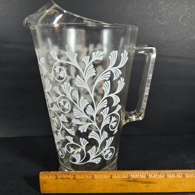 LOT 271: Vintage 1960s Jeanette Blue Corinthian Shot Glasses with Brass Caddy, "HOME SMORGASBORD KNIFE", Vintage Imperial Glass...