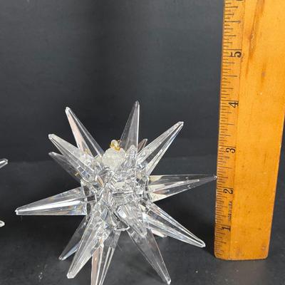 LOT 272: LED Tree Set (Untested), Set OF 2 Acrylic Stars, LONGABERGER Sleigh, 4 Placemats & Tablerunner (Measurements in Photos), 2...