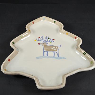 LOT 272: LED Tree Set (Untested), Set OF 2 Acrylic Stars, LONGABERGER Sleigh, 4 Placemats & Tablerunner (Measurements in Photos), 2...