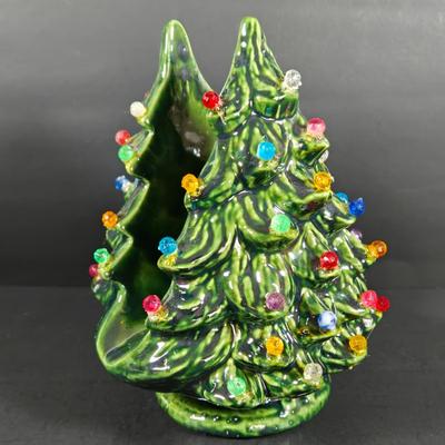 LOT 272: LED Tree Set (Untested), Set OF 2 Acrylic Stars, LONGABERGER Sleigh, 4 Placemats & Tablerunner (Measurements in Photos), 2...