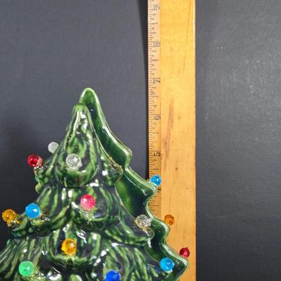 LOT 272: LED Tree Set (Untested), Set OF 2 Acrylic Stars, LONGABERGER Sleigh, 4 Placemats & Tablerunner (Measurements in Photos), 2...