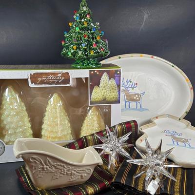 LOT 272: LED Tree Set (Untested), Set OF 2 Acrylic Stars, LONGABERGER Sleigh, 4 Placemats & Tablerunner (Measurements in Photos), 2...