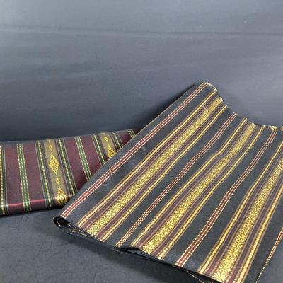 LOT 272: LED Tree Set (Untested), Set OF 2 Acrylic Stars, LONGABERGER Sleigh, 4 Placemats & Tablerunner (Measurements in Photos), 2...